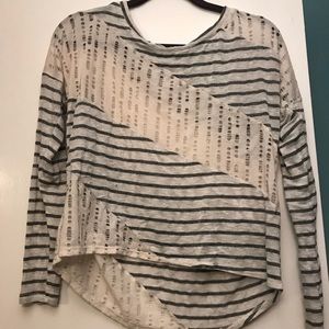 Long sleeve with see-through stripe